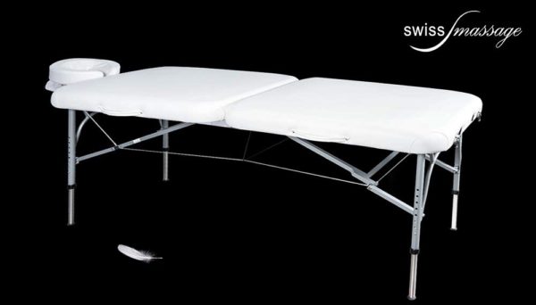 Table de massage portable la plus légère modèle Plume de Swissmassage vue ouverte avec sa têtière Table de massage portable la plus légère modèle Plume de Swissmassage vue ouverte avec sa têtière